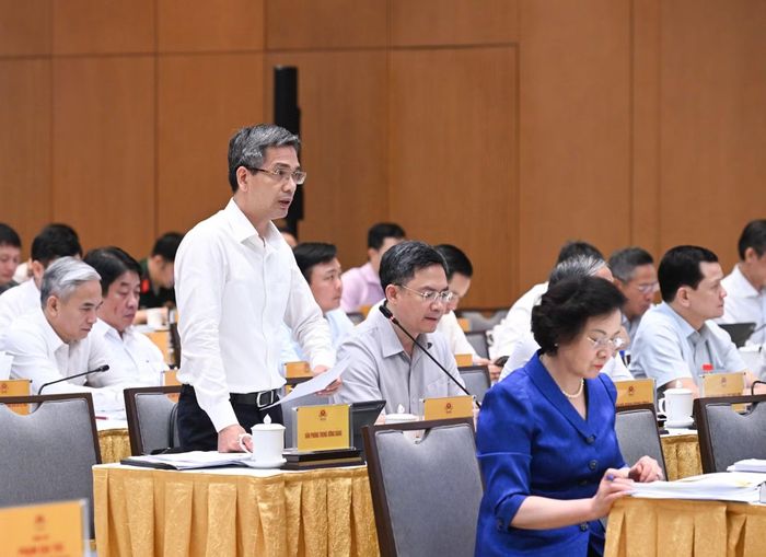 Phó Chánh Văn phòng Trung ương Đảng Võ Thành Hưng phát biểu tại hội nghị.