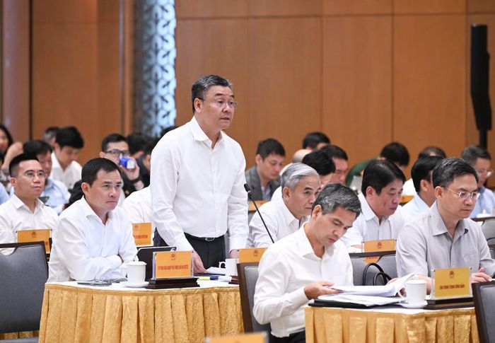 Đại diện lãnh đạo Tập đoàn Công nghiệp-Năng lượng quốc gia Việt Nam (Petrovietnam) phát biểu.