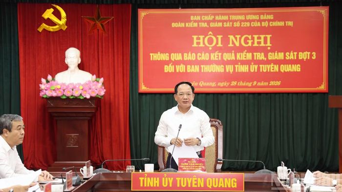 Đồng chí Trịnh Văn Quyết, Ủy viên Bộ Chính trị, Bí thư Trung ương Đảng, Trưởng Ban Tuyên giáo Trung ương phát biểu tại hội nghị. (Ảnh: ĐỨC THẮNG)