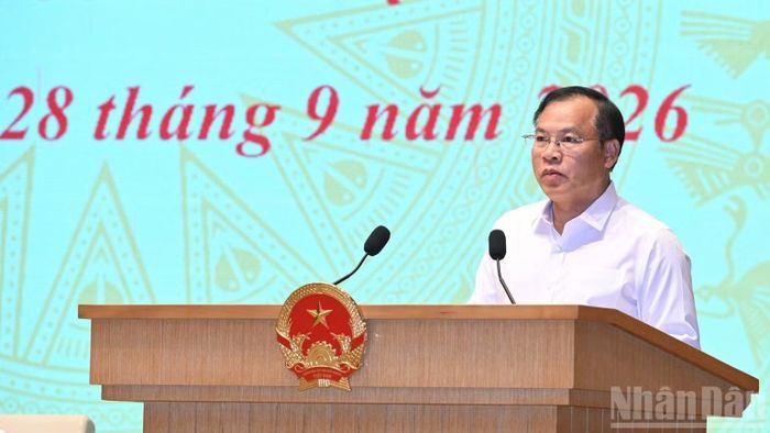  Thứ trưởng Công an Nguyễn Văn Long phát biểu ý kiến tại hội nghị. (Ảnh: TRẦN HẢI) 
