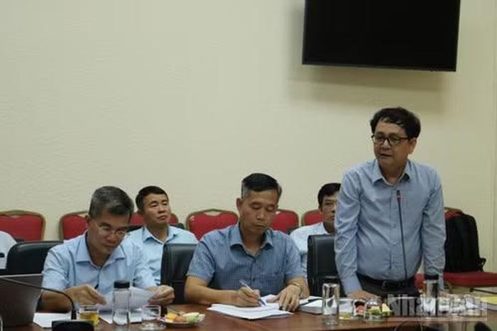 Trưởng phòng Tổ chức giao thông Lê Hồng Điệp trả lời các ý kiến, đề xuất của đại biểu tại hội thảo, đồng thời làm rõ một số nội dung trong Dự thảo Quy chuẩn liên quan tổ chức giao thông, hệ thống báo hiệu và yêu cầu áp dụng trong thực tiễn.