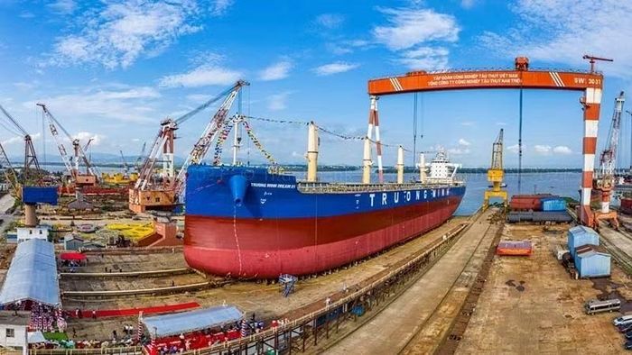 Một tàu hàng 65.000DWT được đóng thành công tại Công ty NASICO. (Ảnh HỒNG TRÂM)