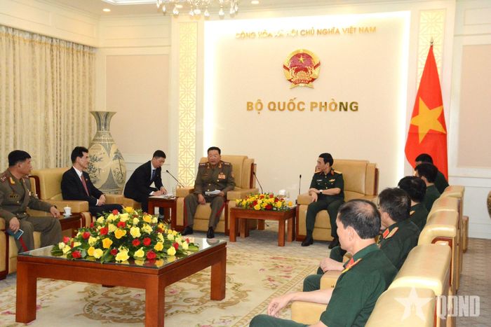  Quang cảnh buổi tiếp. 