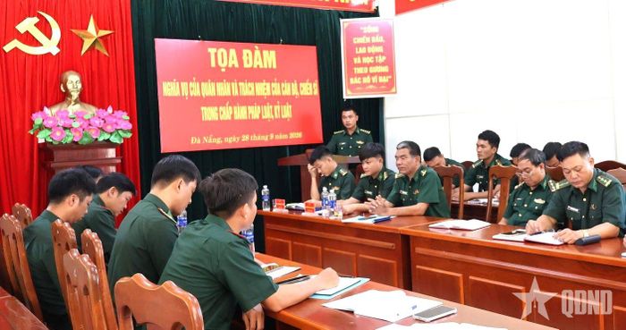  Toàn cảnh chương trình tọa đàm.  