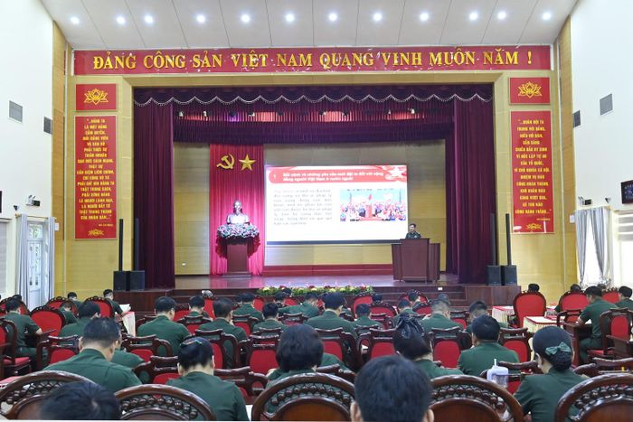 Quang cảnh hội nghị.