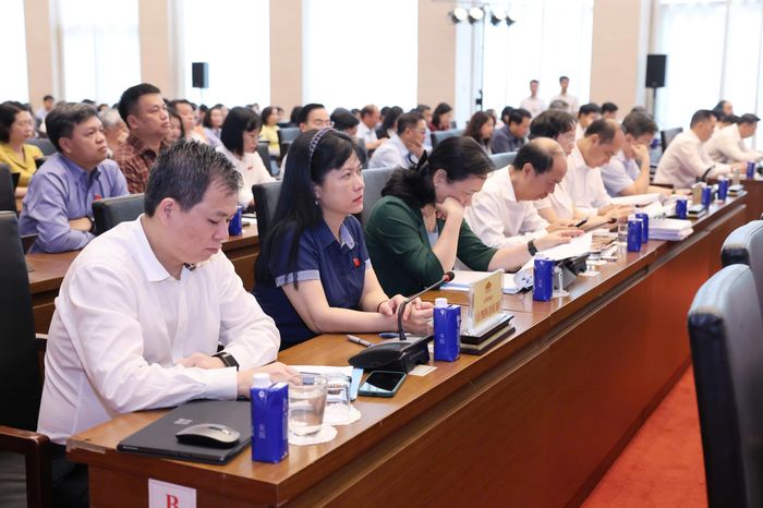  Đại biểu Quốc hội chuyên trách dự hội nghị. Ảnh: QUANG PHÚC 