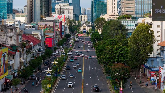 Đường Lê Lợi (phường Sài Gòn), một trong những con đường đẹp nhất TPHCM. Ảnh: HOÀNG TRIỀU
