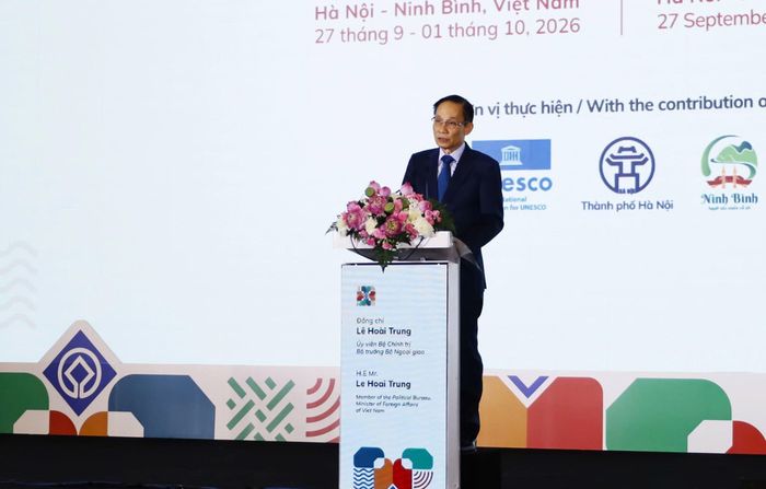  Ủy viên Bộ Chính trị, Bộ trưởng Bộ Ngoại giao Lê Hoài Trung phát biểu chào mừng hội nghị. ﻿Ảnh: MAI ANH 