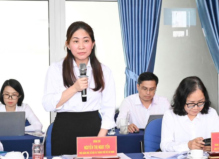  Phó Giám đốc Sở Nội vụ TPHCM Nguyễn Thị Ngọc Yến phát biểu tại buổi làm việc. Ảnh: VIỆT DŨNG 