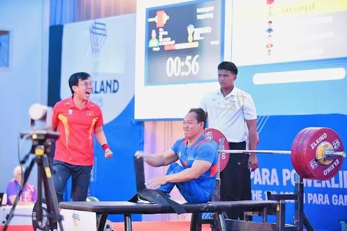Lực sĩ cử tạ người khuyết tật Lê Văn Công dự kiến sẽ tiếp tục tham gia ASIAN Para Games năm nay ở Nhật Bản. Ảnh THÁI DƯƠNG