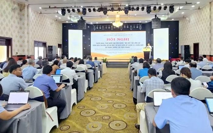 Các đại biểu tham dự hội nghị.