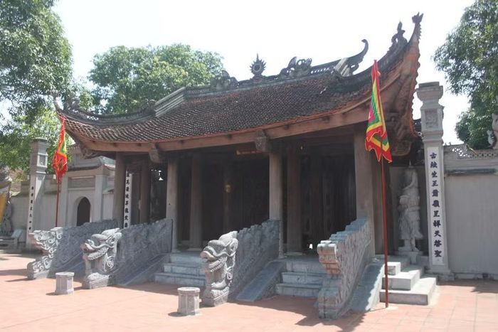 Đền Đô – Thái Miếu thờ 8 vị vua nhà Lý. Ảnh: T. Hòa.