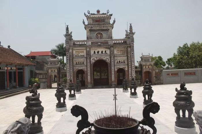 Đình làng Dương Lôi, nơi gắn với các sấm ngữ mô tả sự ra đời của vua Lý Công Uẩn - Ảnh: T.Hòa.