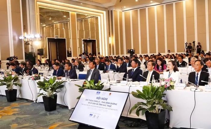 Các đại biểu tham dự hội nghị.