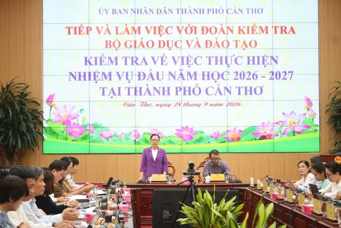 Thứ trưởng Nguyễn Thị Quyên Thanh phát biểu tại buổi làm việc với UBND TP Cần Thơ.