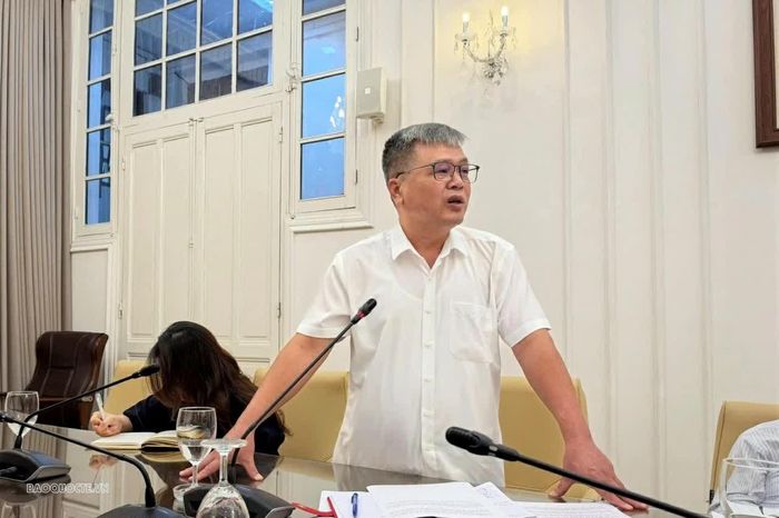 Phó Trưởng ban Tuyên giáo và Dân vận Đảng ủy Bộ Ngoại giao Trần Thanh Hải phát biểu tổng kết Hội nghị. (Ảnh: Nguyễn Nhuận)