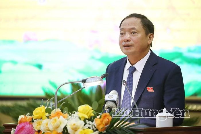 Ông Trần Quốc Văn, Phó Bí thư Tỉnh ủy, Chủ tịch HĐND tỉnh phát biểu bế mạc kỳ họp. Ảnh: Báo Hưng Yên.