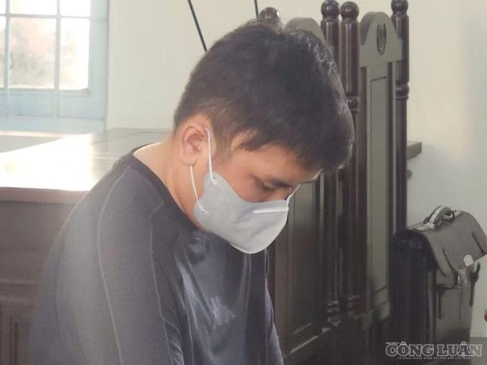 Trước đó, ngày 28/8 đã diễn ra phiên tòa sơ thẩm trong vụ án tài xế xe tải gây tử vong nữ sinh Vĩnh Long.