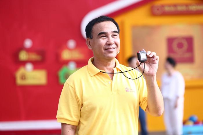 Trên Threads đang có làn sóng đào lại hình ảnh, thông tin cũ để chế giễu Quyền Linh.