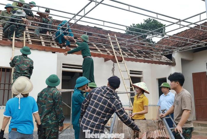 Ở xã Nam Đàn, tuyến cao tốc đi qua địa bàn hơn 10km, ảnh hưởng đến 564 hộ có đất nông nghiệp và 127 hộ có đất ở. Trong số này, nhiều gia đình phải di dời nhà cửa để nhường đất cho công trình.
