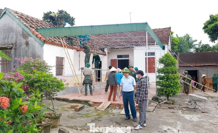 Xác định đây là nhiệm vụ trọng tâm, xã Nam Đàn huy động cả hệ thống chính trị vào cuộc. Cán bộ địa phương trực tiếp xuống từng xóm, gặp từng hộ, tuyên truyền về ý nghĩa dự án, giải thích chính sách bồi thường, hỗ trợ và phương án tái định cư.
