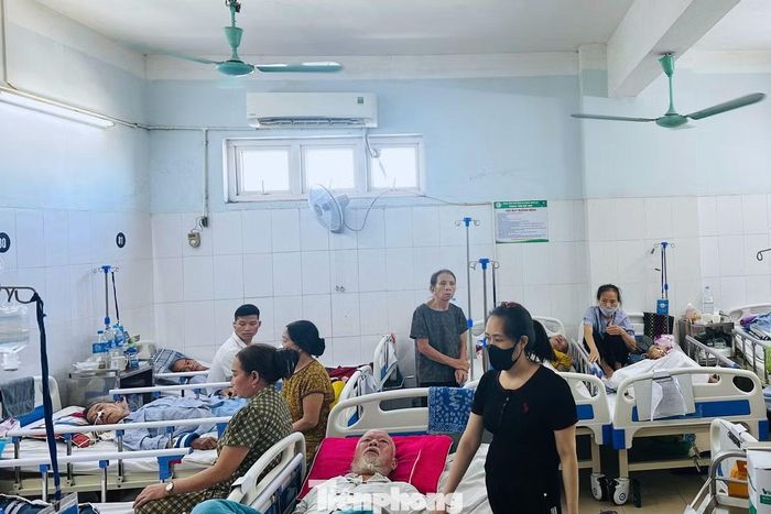 Bệnh nhân điều trị đột quỵ tại Bệnh viện Hữu nghị đa khoa Nghệ An.