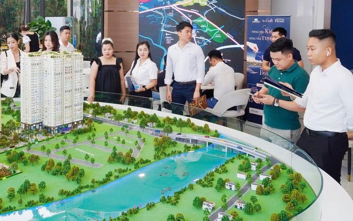 Trên thị trường xuất hiện hàng loạt thông tin rao bán, cắt lỗ nhưng vẫn rất khó có giao dịch thành công. Ảnh minh hoạ: KHL.