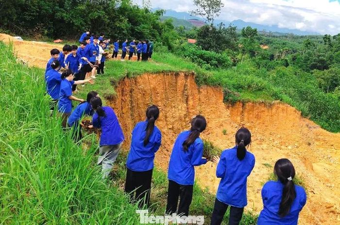 Những công việc mang ý nghĩa thiết thực đối với công tác huấn luyện, diễn tập. Qua đó, đoàn viên, thanh niên có thêm cơ hội hiểu rõ hơn trách nhiệm của tuổi trẻ trong xây dựng nền quốc phòng toàn dân, giữ gìn an ninh và bảo vệ quê hương.
