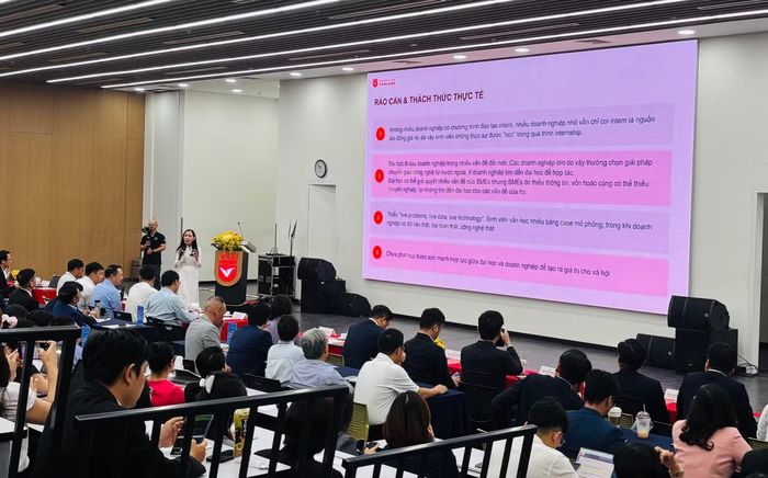 Toàn cảnh diễn đàn quy tụ lãnh đạo các trường đại học, doanh nghiệp.