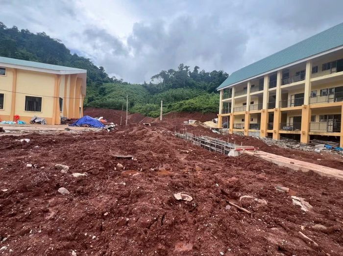 Chủ đầu tư cần công khai nguyên nhân chậm và thời điểm có thể đón học sinh của từng trường. Ảnh chụp ngày 18/9.