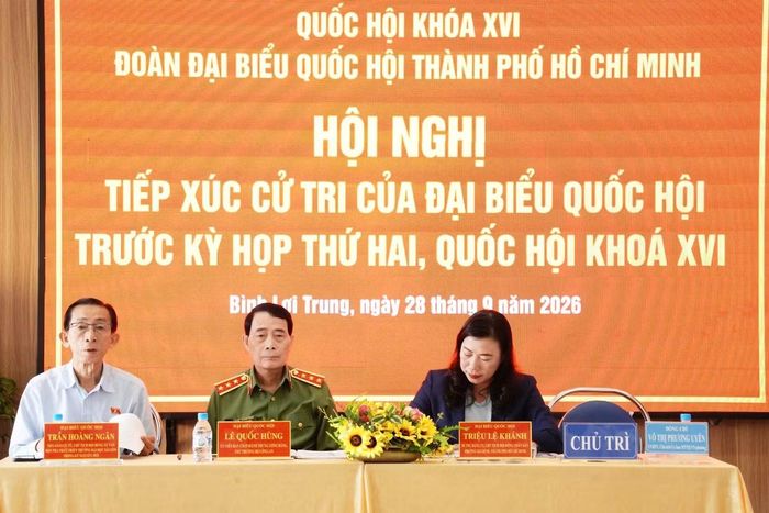 Tổ ĐBQH gồm Thượng tướng Lê Quốc Hùng - Thứ trưởng Bộ Công an, bà Triệu Lệ Khánh - Bí thư Đảng ủy, Chủ tịch HĐND phường Gia Định, ông Trần Hoàng Ngân - Chủ tịch Hội đồng tư vấn đột phá phát triển Trường Đại học Sài Gòn trong kỷ nguyên mới.