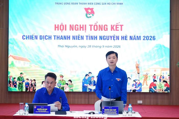 Anh Nguyễn Minh Triết và anh Nguyễn Kim Quy chủ trì hội nghị. Ảnh: Xuân Tùng