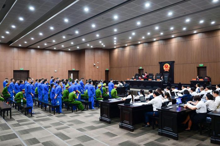 Toàn cảnh phiên tòa.