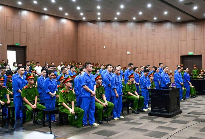 Các bị cáo tại phiên tòa.