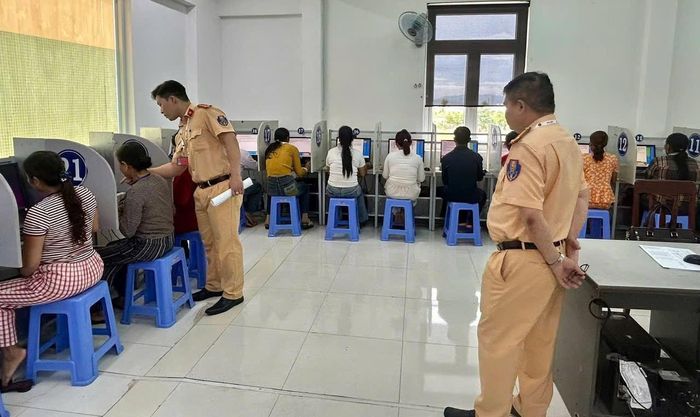 Chương trình được triển khai theo hướng hỗ trợ xuyên suốt thay vì chỉ hỗ trợ lệ phí sát hạch.