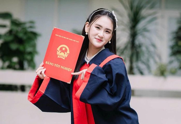Nguyễn Vũ Tuệ Giang theo học tại Viện Tân Nhã, Đại học Thanh Hoa. Ảnh: NVCC