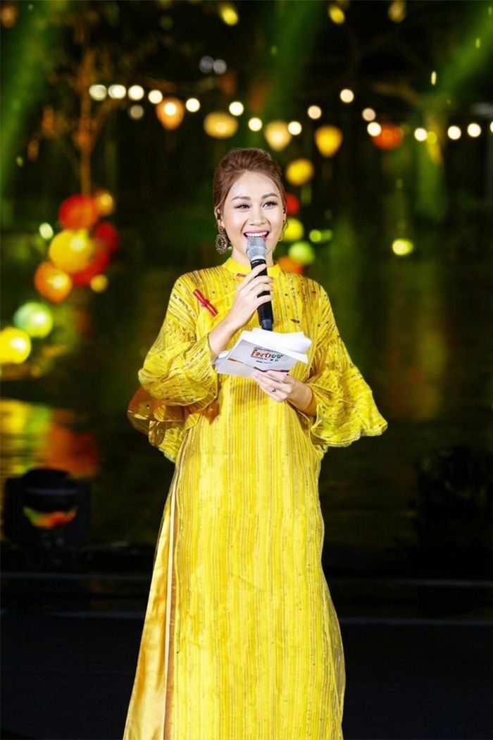 MC Minh Trang.
