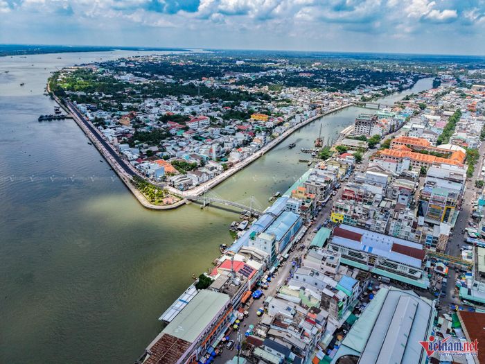 Phần đất nằm trong giấy chứng nhận đứng tên bà B. nhưng ông N. là người được nhận tiền bồi thường do đã quản lý, sử dụng ổn định trong thời gian dài. Ảnh minh họa: Nguyễn Huế