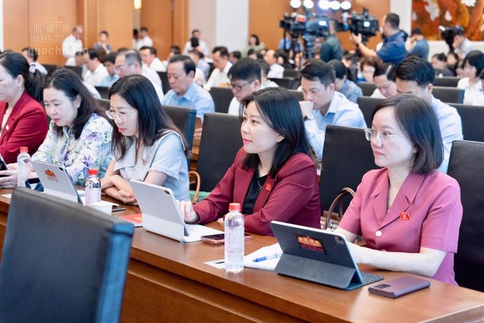 Các đại biểu Quốc hội hoạt động chuyên trách tham dự hội nghị. Ảnh: Media QH