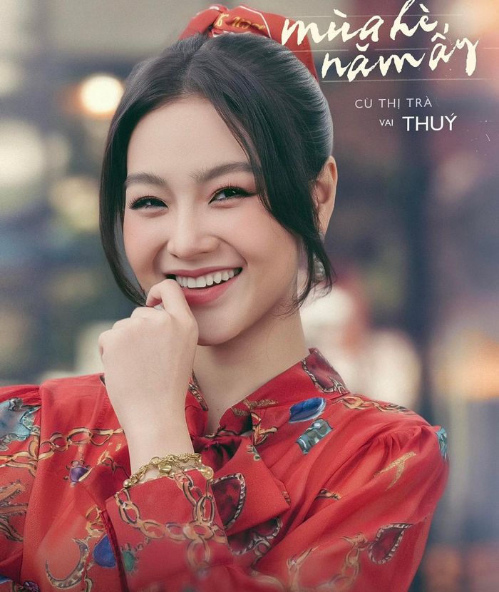 Ngay khi chia tay "Lửa trắng", Cù Thị Trà lại biến hoá với vai Thúy trong "Mùa hè năm ấy" với tạo hình sặc sỡ khác hẳn nhân vật Sương. Đây cũng là vai diễn đầu tiên cô được làm "chính thất".