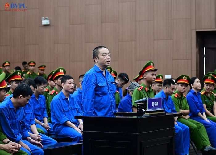Bị cáo Trần Văn Trường, cựu Viện trưởng Viện pháp y tâm thần Trung ương tại phiên tòa. 