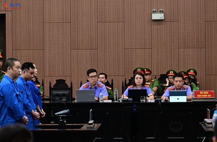  Đại diện Viện kiểm sát tại phiên tòa. 