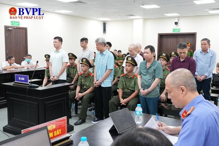  Quang cảnh phiên tòa.