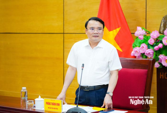 Phó Chủ tịch UBND tỉnh Phùng Thành Vinh kết luận cuộc họp. Ảnh: T.L