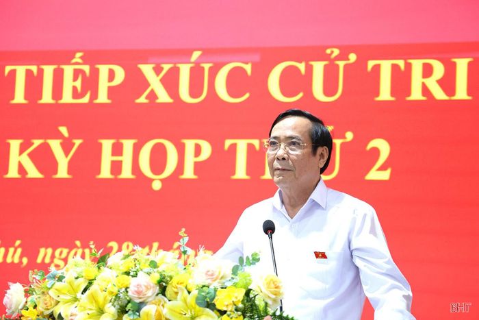 Đồng chí Nguyễn Thanh Bình - Chủ tịch Hội Người cao tuổi Việt Nam tiếp thu, giải trình một số kiến nghị của cử tri.
