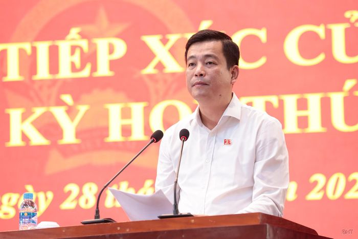 Đồng chí Nguyễn Thành Đồng - Ủy viên BTV Tỉnh ủy, Chủ tịch Ủy ban MTTQ tỉnh thông tin đến cử tri về dự kiến nội dung, chương trình Kỳ họp thứ 2, Quốc hội khóa XVI.