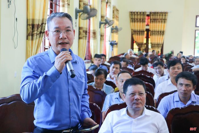  Cử tri Hoàng Thanh Sơn - Chủ tịch UBND xã Cẩm Lạc kiến nghị một số nội dung liên quan đến đầu tư nguồn lực để thực hiện Nghị quyết 57. 