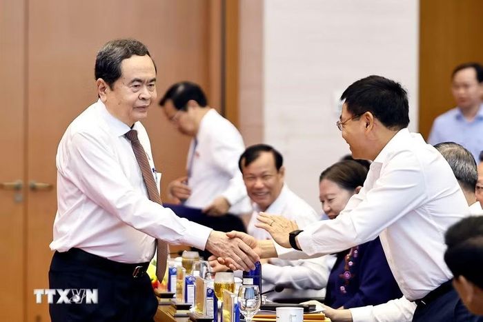 Chủ tịch Quốc hội Trần Thanh Mẫn với đại biểu dự Hội nghị. (Ảnh: Doãn Tấn/TTXVN)