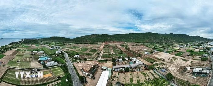 Khu tái định cư Nhà máy điện hạt nhân Ninh Thuận 2, có tổng diện tích 31,8 ha, ở địa bàn xã Vĩnh Hải, tỉnh Khánh Hòa, đến thời điểm hiện nay đạt khoảng 95% so với kế hoạch. (Ảnh: Vũ Sinh/TTXVN)
