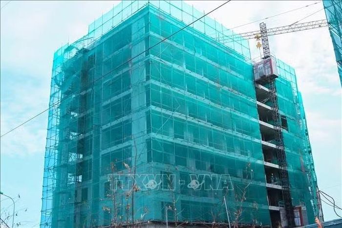 Chủ đầu tư gấp rút thi công tòa nhà C, Dự án Khu nhà ở xã hội Bãi Viên để bàn giao cho khách hàng cuối năm 2026.